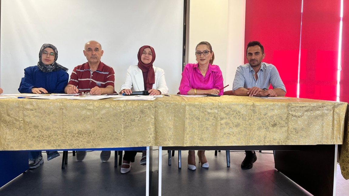 SENE SONU ÖĞRETMENLER KURULU TOPLANTIMIZ GERÇEKLEŞTİ